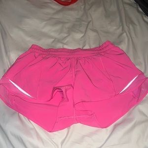 Lululemon hotty hot shorts in sonic pink